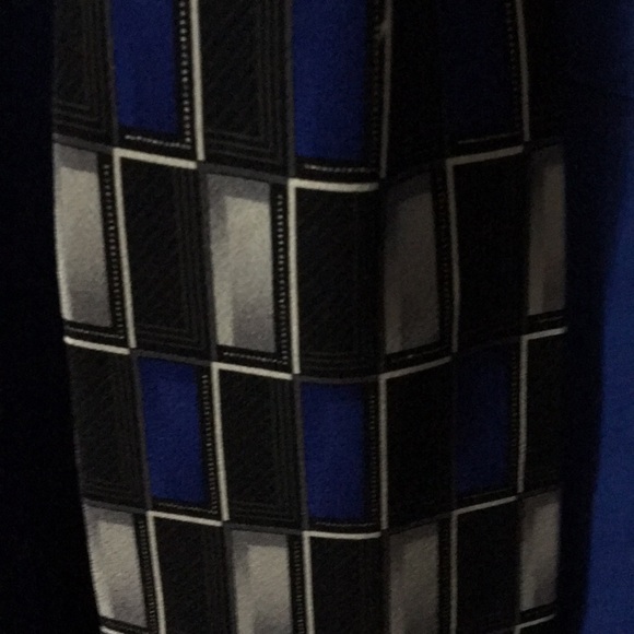 Long sleeve button down blue shirt with tie - Picture 1 of 4